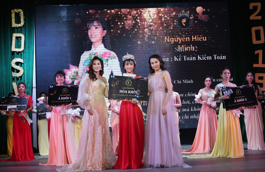 Lộ diện Hoa khôi 'Duyên dáng sinh viên Kinh tế - Luật 2019'