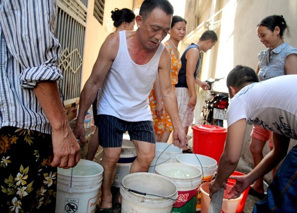 Hà Nội đang đẩy mạnh các dự án về nước sạch để giảm thiểu tình trạng thiếu nước sạch hiện nay ở nhiều khu vực trong mùa cao điểm