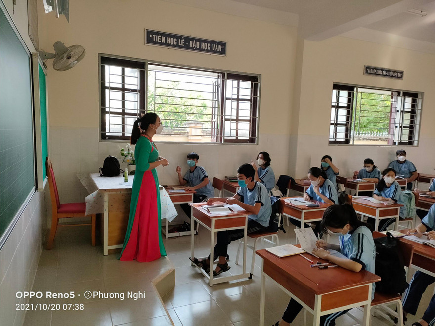Hình ảnh học sinh, giáo viên trường THCS - THPT Thạnh An lần đầu trở lại trường ngày 20/10