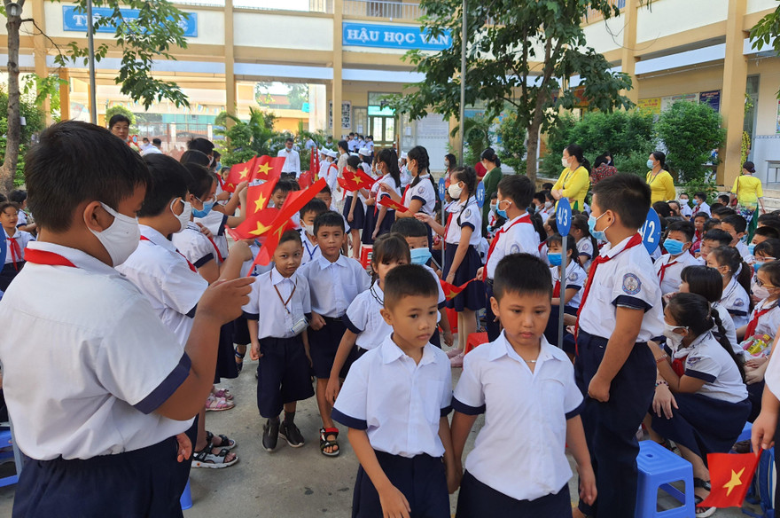 TPHCM dự kiến miễn học phí học kỳ II cho học sinh. Ảnh: minh hoạ