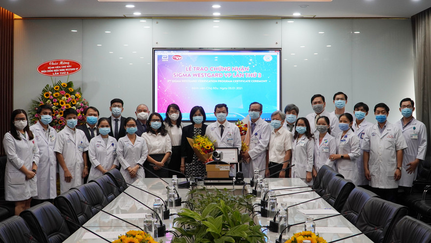 Bệnh viện Chợ Rẫy nhận chứng nhận đạt chuẩn Six Sigma của Westgard VP.