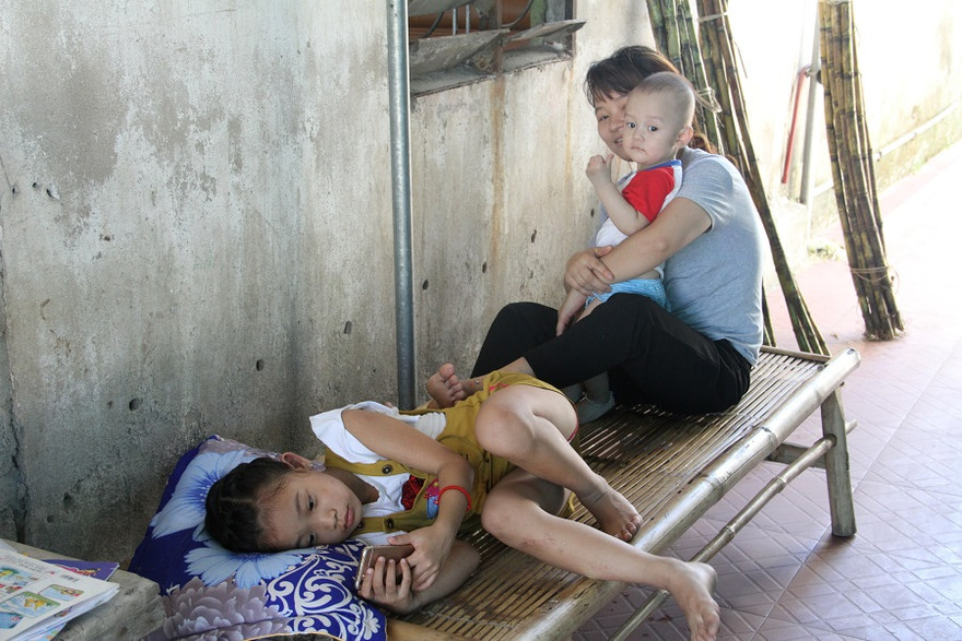  Cuộc sống công nhân đảo lộn vì nắng nóng khắc nghiệt kéo dài