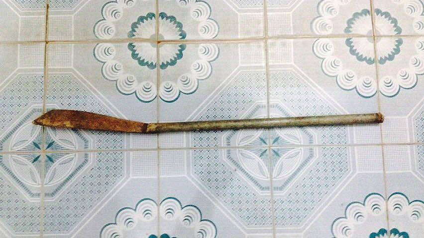 Dao tự chế Năm mang vào trụ sở UBND phường Nghi Tân