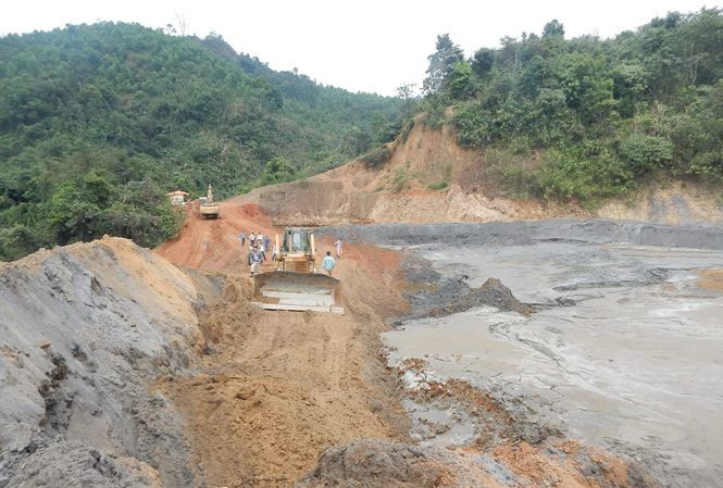 Một phụ nữ tử vong khi lún chân xuống bùn