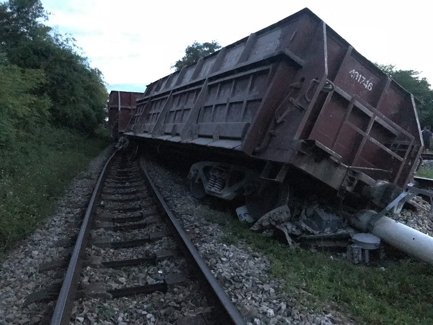 Lại thêm tàu hàng trật bánh khỏi đường ray Bắc - Nam ở Nghệ An