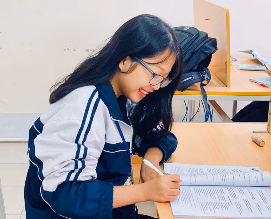Nữ sinh xứ Nghệ được 4 trường đại học ở Mỹ, Đức 'mời chào'