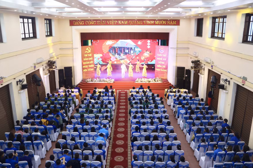 Tỉnh đoàn Nghệ An tuyên dương Đảng viên trẻ tiêu biểu
