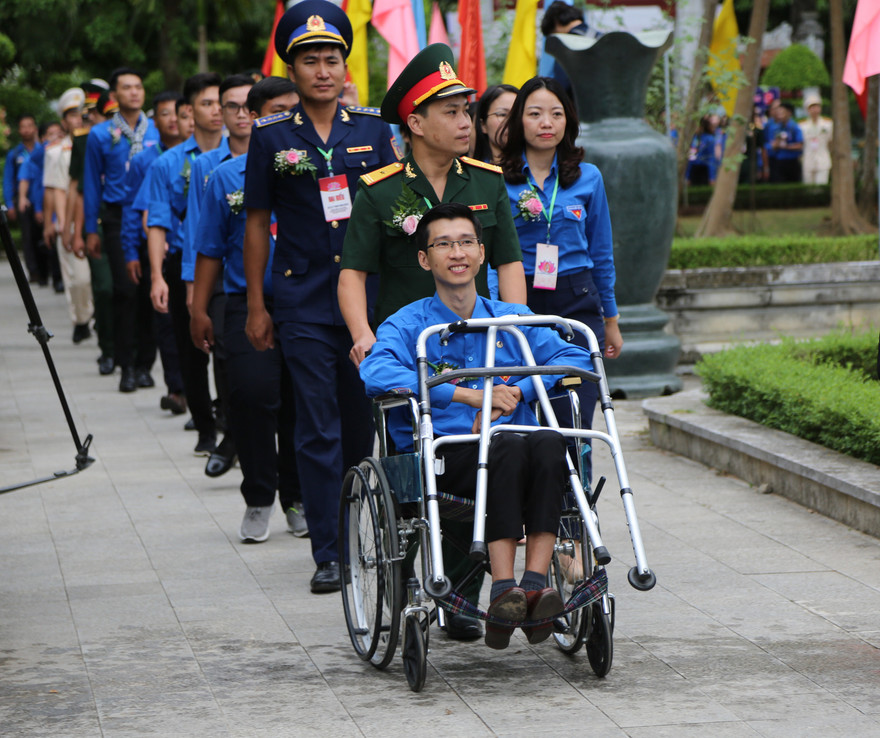 Chàng trai tật nguyền và bước chuyển mình thành ông chủ doanh nghiệp