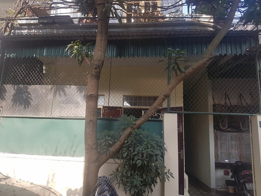 Một giờ đồng hồ ở nhà nam thanh niên đột nhập sân bay Vinh