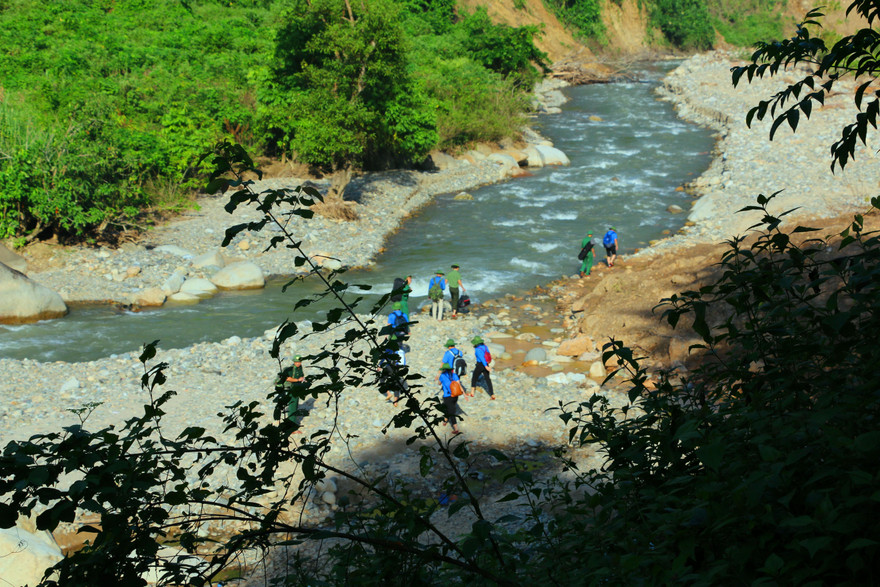 Sắc xanh tình nguyện nơi sơn cùng thủy tận