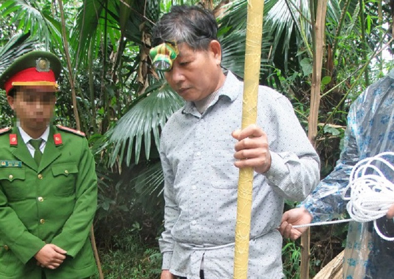 Đối tượng thực nghiệm tại hiện trường. Ảnh: Đức Vũ