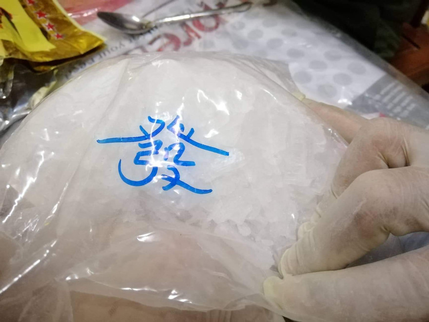 Cận cảnh công an Nghệ An thu 700kg ma tuý 'bỏ quên' ven đường