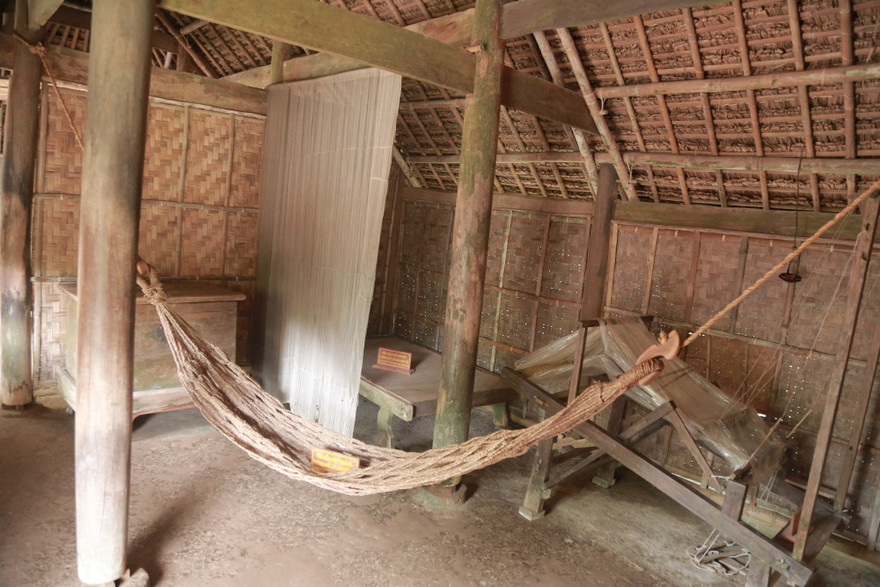 Bình dị kỷ vật trong ngôi nhà tranh thuở ấu thơ của Bác