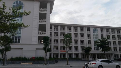 Hiện trường nơi nữ sinh rơi từ tầng 4 tử vong