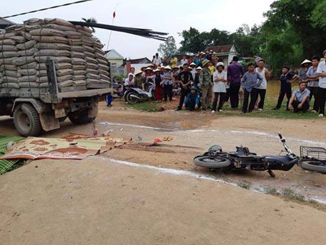 Thương tâm bé 3 tuổi tử vong trên đường đi học