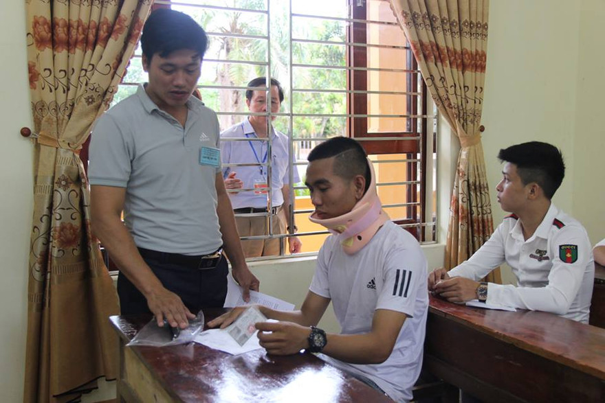 Nỗ lực đến phòng thi của thí sinh bị tai nạn giao thông phải nhập viện