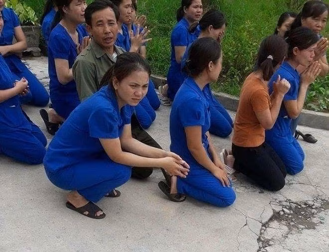 Vụ cô giáo quỳ gối: Đình chỉ cơ sở nhưng gia hạn hoàn thiện thủ tục