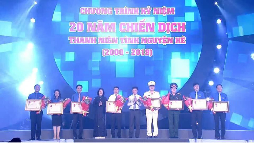 Tỉnh đoàn Nghệ An được Chủ tịch nước tặng Huân chương Lao động hạng Ba