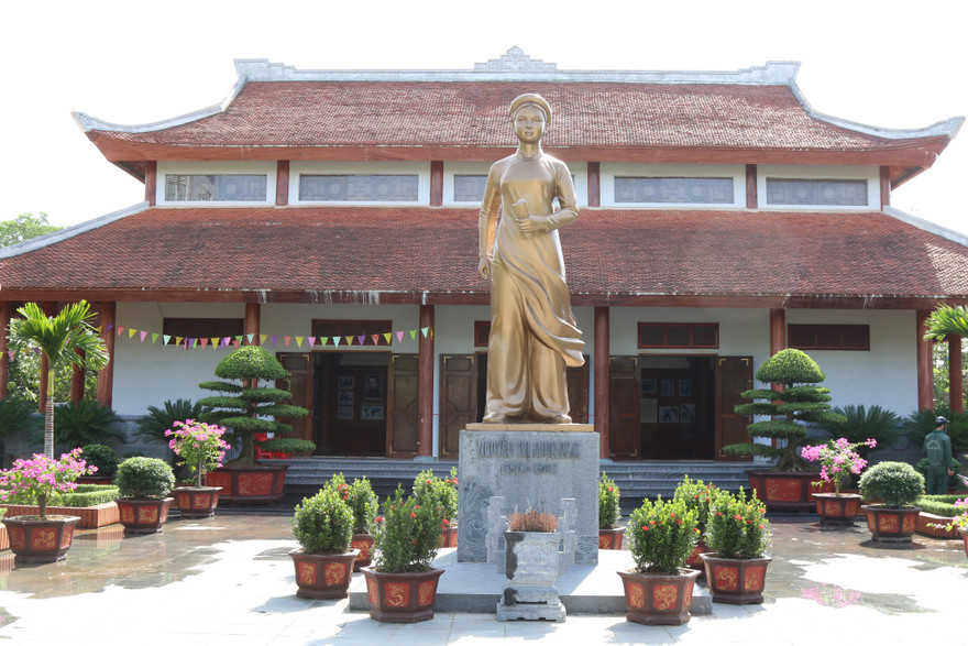 Xúc động trước những kỷ vật của nữ chiến sỹ cộng sản kiên cường