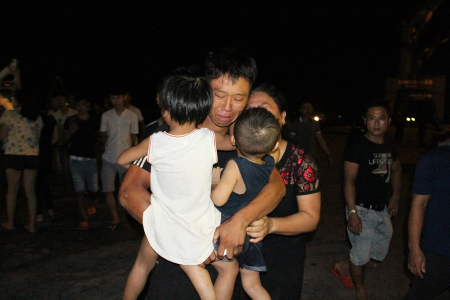 Nước mắt rơi cho ngày đoàn tụ