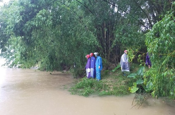 Lật thuyền trong đêm, người đàn ông mất tích