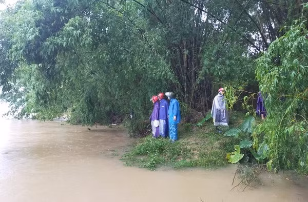 Lật thuyền trong đêm, người đàn ông mất tích
