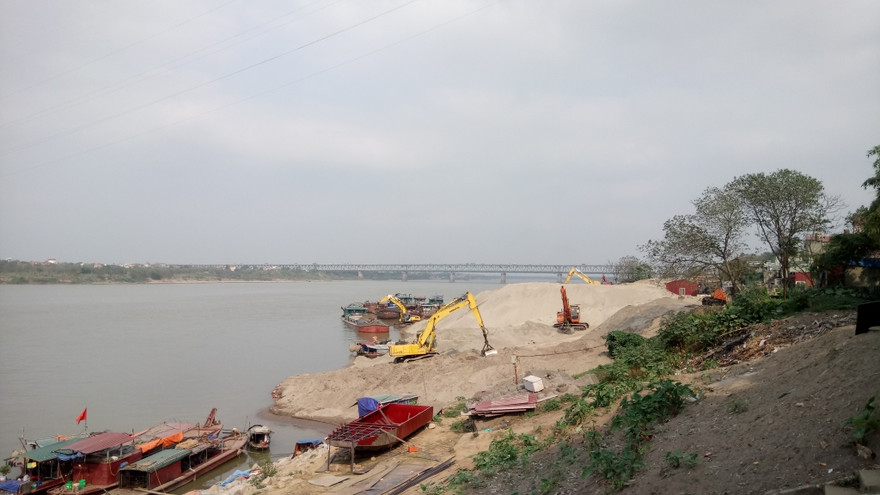 Hà Nội yêu cầu xoá sổ bãi cát “lậu” trong năm 2017