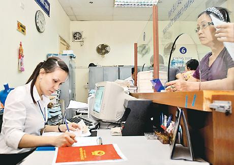 Luật sư nói về quy định sổ đỏ ghi tên các thành viên gia đình