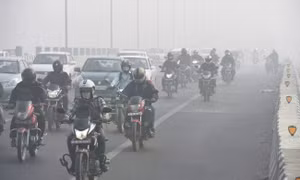 Thủ đô các nước cấm xe máy chạy xăng thế nào?