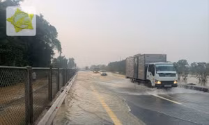 Cao tốc Hà Nội - Thái Nguyên ngập nặng, ô tô lưu thông thế nào? 