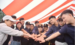 Khi kéo co trở thành ngày hội lớn của sinh viên và công nhân trẻ