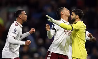 Khi thủ môn Arsenal trở thành 'khán giả hưởng lương cao nhất thế giới'