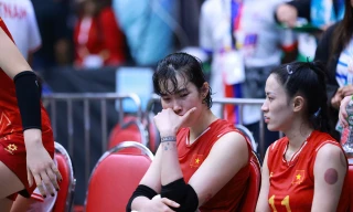 Thương quá các cô gái bóng chuyền Việt Nam