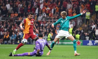 Liverpool thua sốc trước đội cuối bảng Champions League