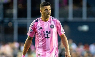 Đội bóng của Messi thua chung kết, Suarez tức tối phun mưa vào đối phương