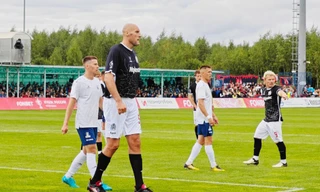 Cựu sao NBA xỏ giày đá bóng chuyên nghiệp, phá kỷ lục của chân sút Nam Định