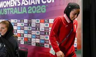 Nữ tuyển thủ Iran khóc khi họp báo Asian Cup 2026