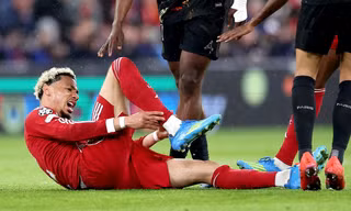 Chân sút 95 triệu euro của Liverpool nghi đứt dây chằng, bỏ lỡ World Cup 2026