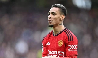 Chấp nhận lỗ 65 triệu euro, MU tống khứ Antony thành công