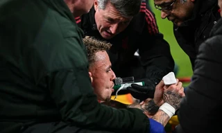 Cầu thủ Galatasaray phải nối ngón tay vì tai nạn hy hữu ở trận thua Liverpool