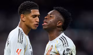 Vinicius sửng cồ với Bellingham trong ngày Real Madrid bại trận ở Champions League