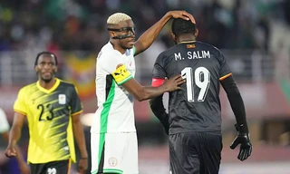 Chuyện khó tin tại Cúp châu Phi: Một đội tuyển phải sử dụng 3 thủ môn trong… 11 phút