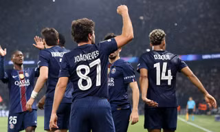 Bayern và PSG rượt đuổi khó tin trong trận cầu 9 bàn thắng