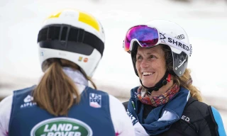 Chuyện chưa biết về 'bà lão' 46 tuổi lập hàng loạt kỷ lục tại Thế vận hội mùa Đông