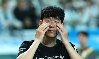 Son Heung-min rơi nước mắt trong trận đấu giã từ Tottenham