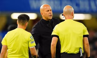 HLV Liverpool nói gì khi đội nhà thua 3 trận liên tiếp?