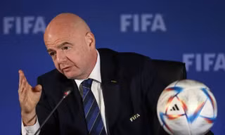 Chủ tịch FIFA mất lá phiếu tại UEFA sau vụ tiền đạo tuyển Mỹ được ưu ái 