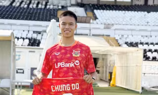 Do Nguyen Chung cập bến Ninh Bình FC: Thương vụ bước ngoặt của bóng đá Việt Nam?