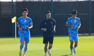 U23 Việt Nam gây lo lắng, khi Đình Bắc và Văn Thuận phải tập riêng