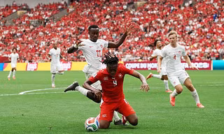 Trực tiếp Thụy Sỹ vs Canada 0-0 (H1): Không có phạt đền cho Thụy Sĩ